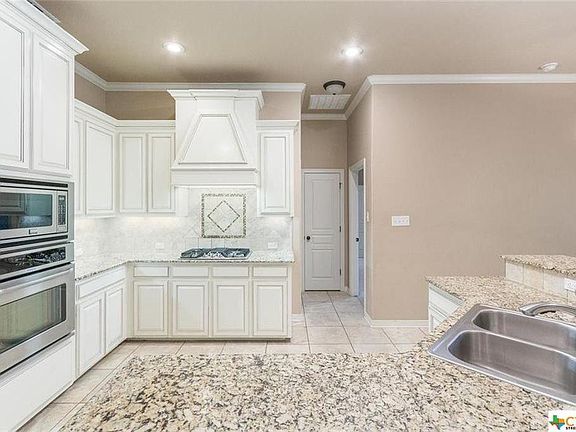 4th image of 7034 Chimney Hill Dr