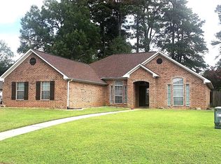 122 Corley Cir, Wake Village, TX 75501