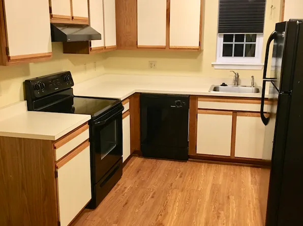 1 Amesbury St APT B, Worcester, MA 01605