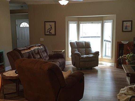 4th image of 8027 W Gum St