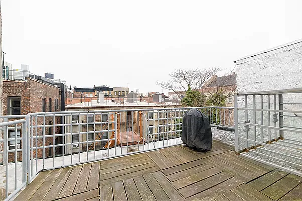 Rented by REAL New York | media 3