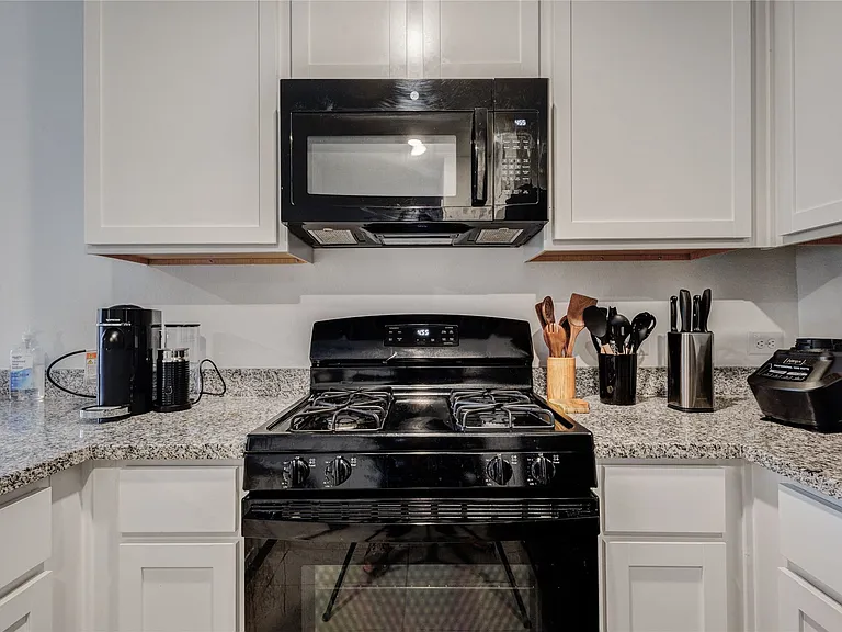 3505 Flicker Ln — Photo 11