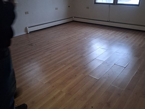 4th image of 604 W 2nd St #2