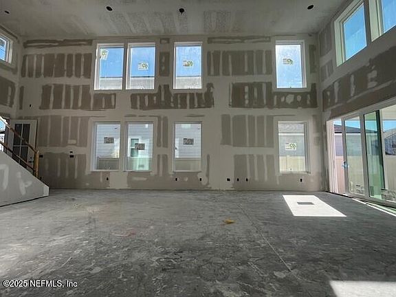 4th image of 100 OAK BREEZE Drive