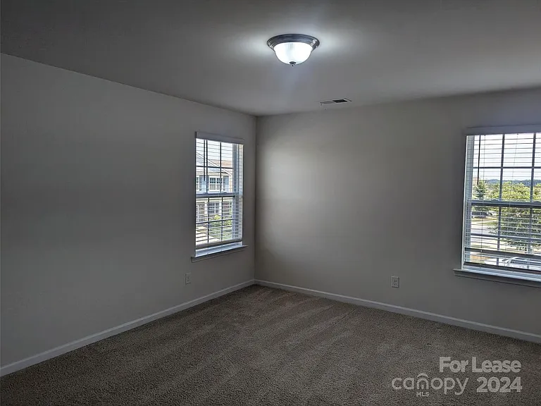 116 Gray Willow St — Photo 16