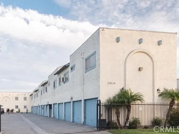 21834 Belshire Ave, Hawaiian Gardens, CA 90716