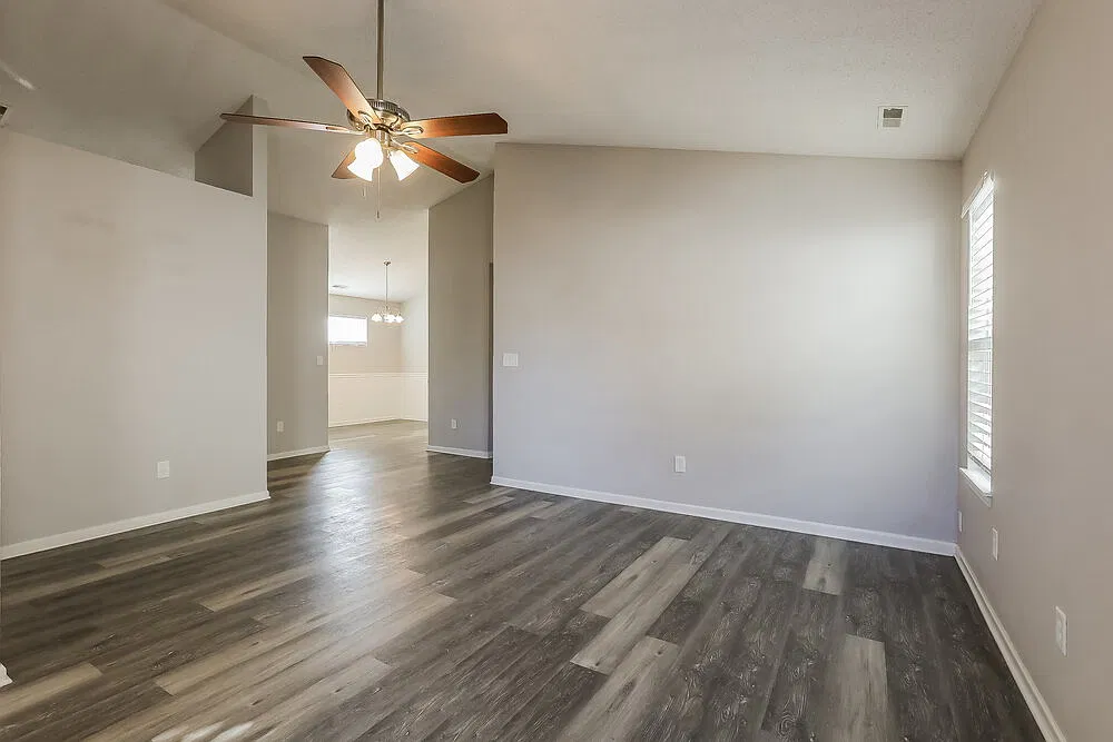 3 bed, 2.0 bath, 1319 sqft, $1,885 — Photo 4