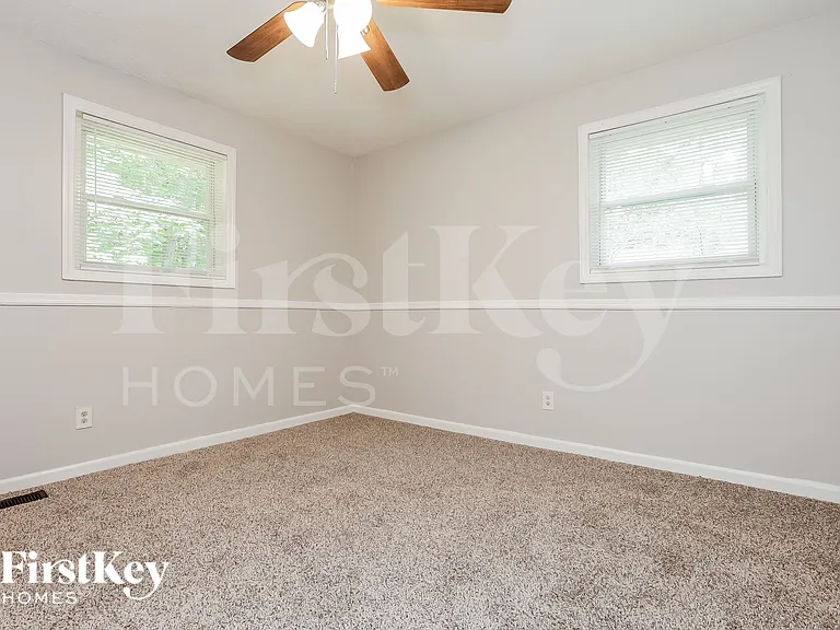 4971 Oakdale Dr — Photo 9