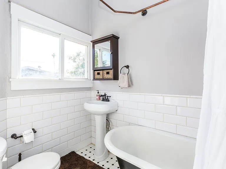 1325 W Woodland Ave — Photo 14