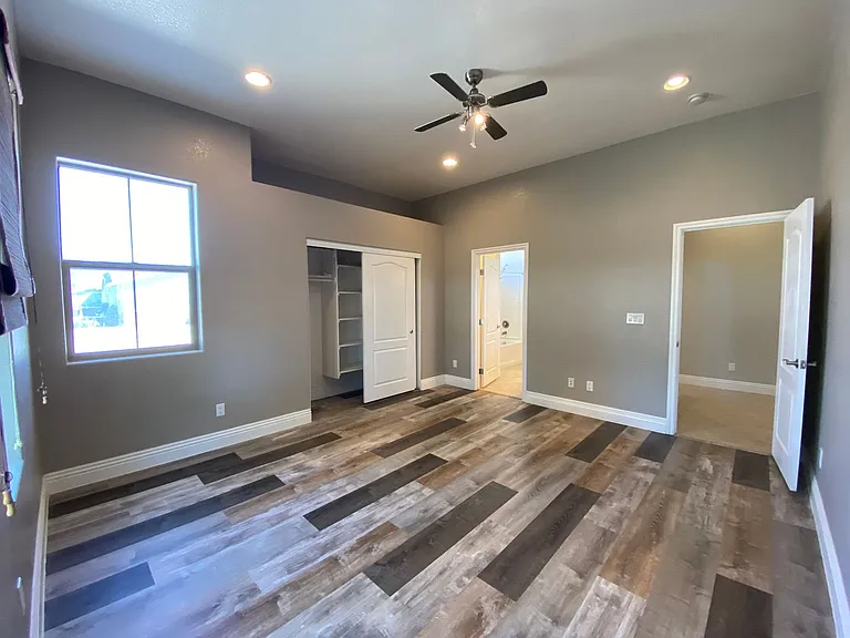3611 Oakleaf Ave — Photo 46
