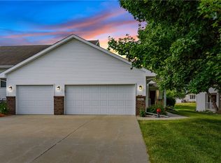 4865 Pinehurst Ct, Pleasant Hill, IA 50327