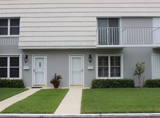 2703 Ocean Dr, Vero Beach, FL 32963