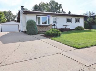 1725 2nd St SE, Minot, ND 58701