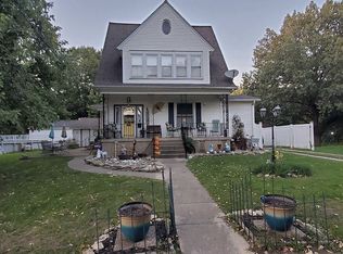 335 E Central St, Farmington, IL 61531