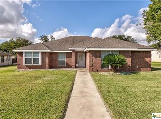 152 River Park Dr, Luling, TX 78648