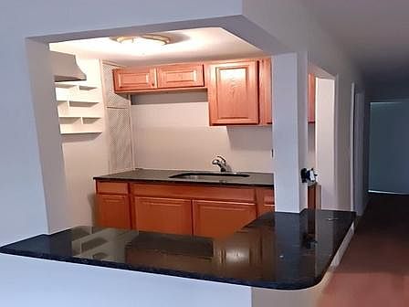 2nd image of 736 Madison St