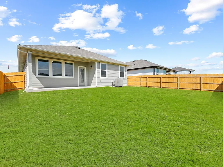 411 Town Lake Bnd — Photo 20