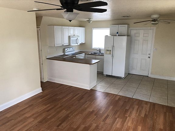 3rd image of 334 NE 23rd Ave