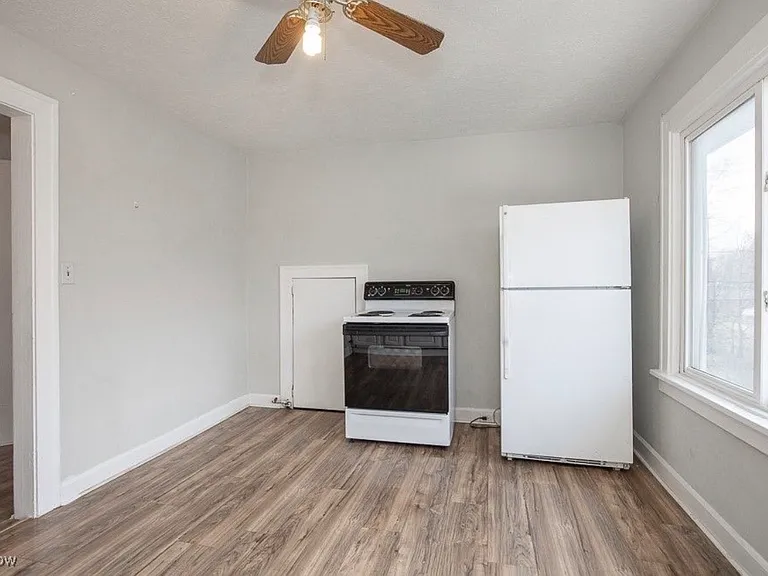 1738 E 296th St #2 — Photo 5