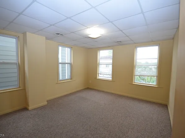 101 Center St #4, Garwood, NJ 07027