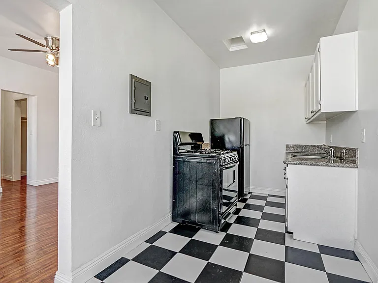 Unit 404 Kitchen