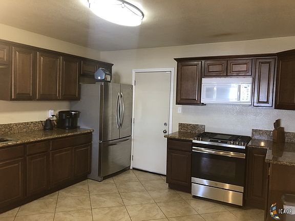 4th image of 775 Aurora Dr