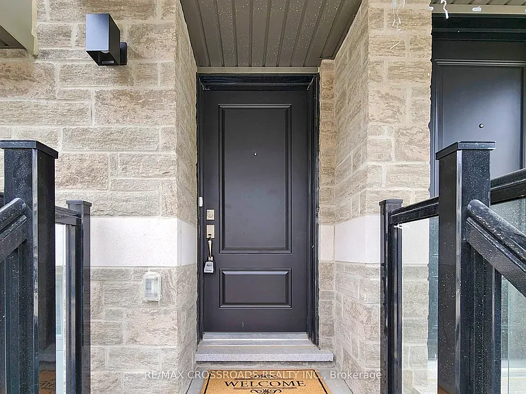 781 Kootenay Path — Photo 3