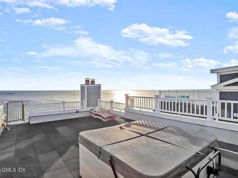 2149 Fairfield Beach Rd — Photo 11