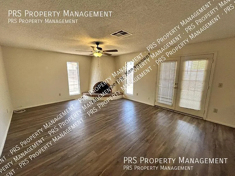 3226 N Sycamore Pl — Photo 18