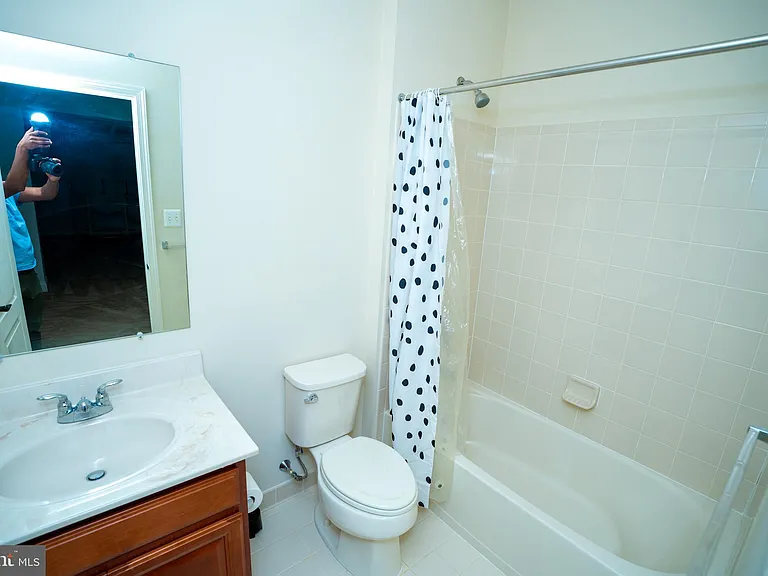 22535 Willington Sq — Photo 59