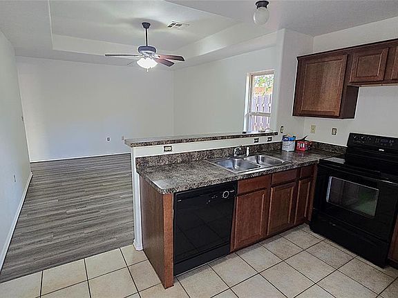 4th image of 805 Crown Heights Ln