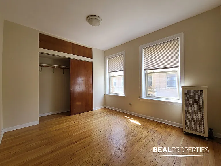 4225 Paulina — Photo 25