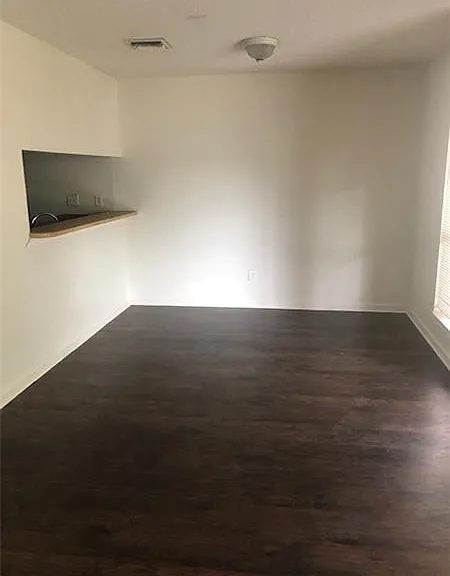 114 N Marigny Cir #D — Photo 4