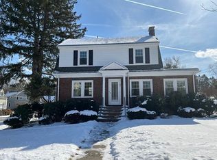 39 Elmwood Rd, Wellesley Hills, MA 02481