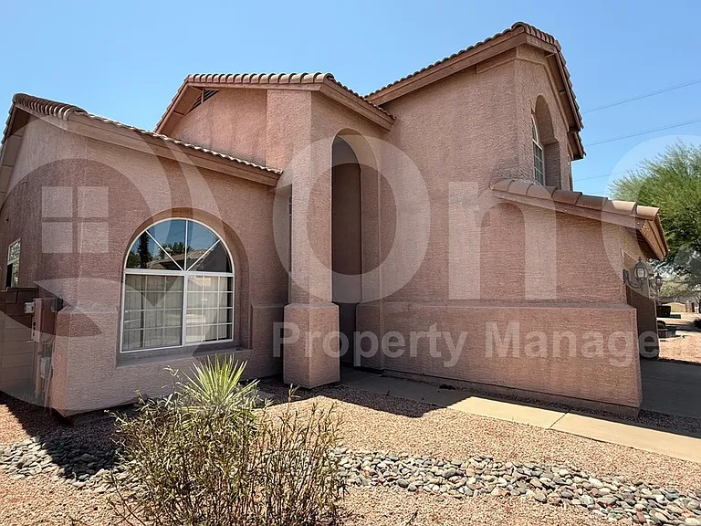 3211 E Behrend Dr — Photo 2