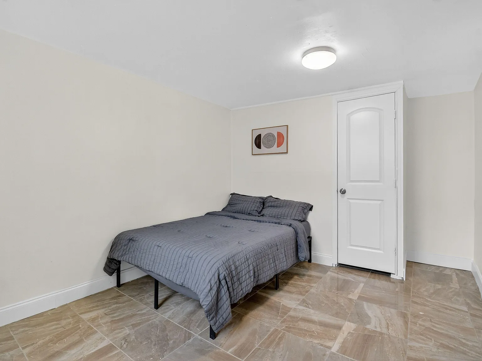 1 bed, 1.0 bath, 300 sqft, $1,867 — Photo 2