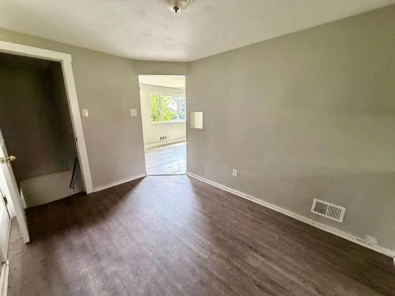 1710 Arnold St — Photo 14