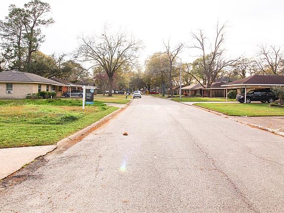 3rd image of 2119 Wakefield Dr