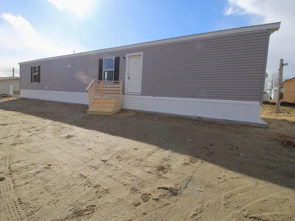 14 Winter Drive, Farmingdale, ME 04344