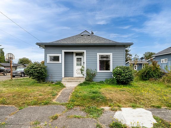 3rd image of 2315 8th St