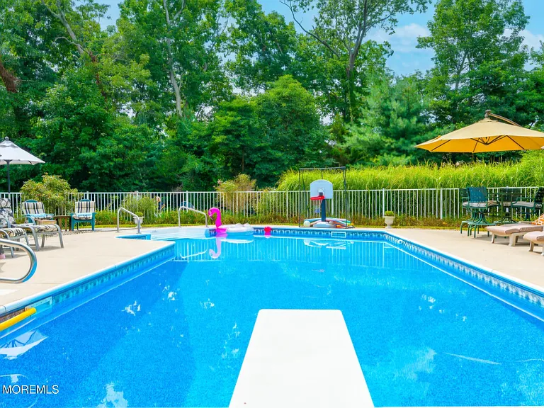 1577 Country Club Ln — Photo 6