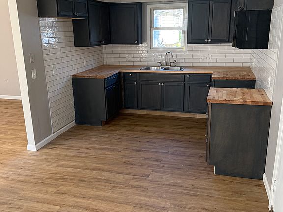 5th image of 424 W 34th St