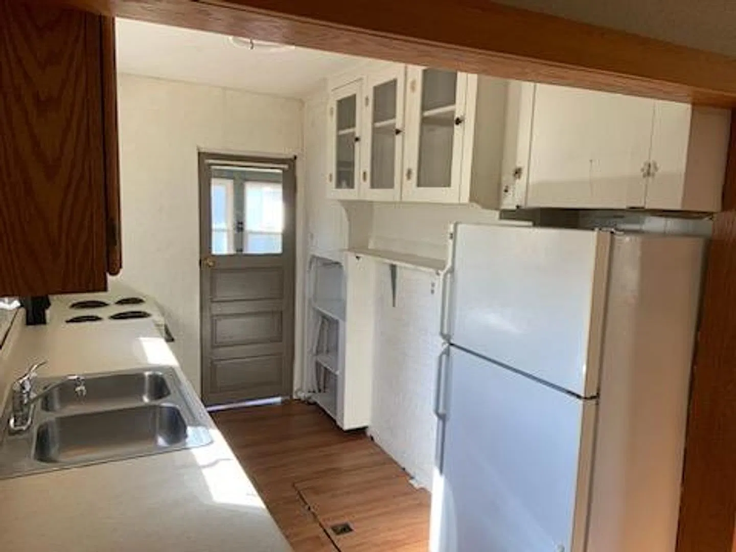 2 Bedroom House — Photo 3