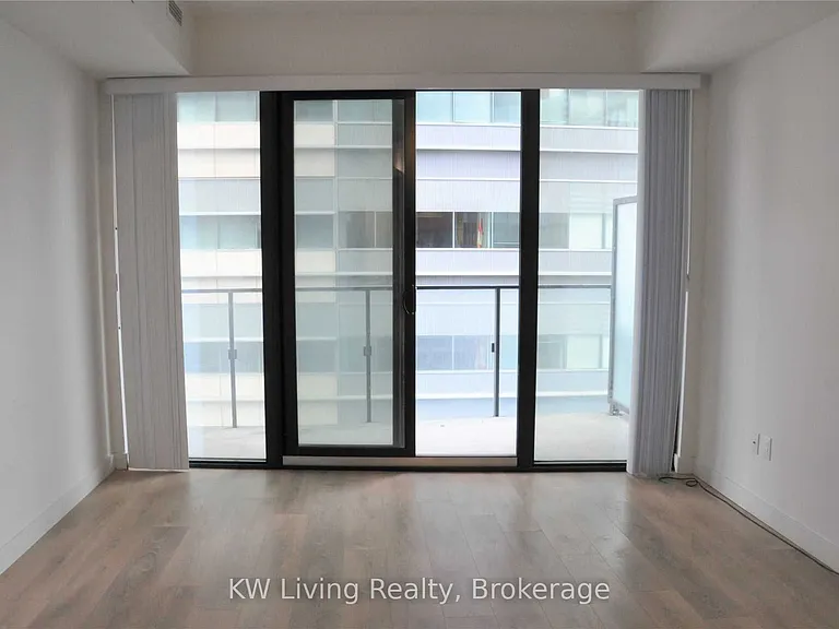 215 Queen St W #807 — Photo 3