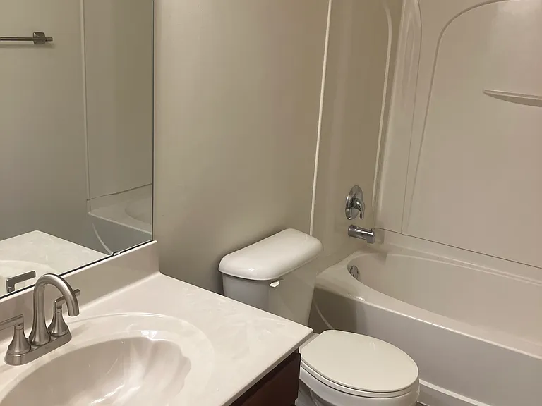 Main level bath