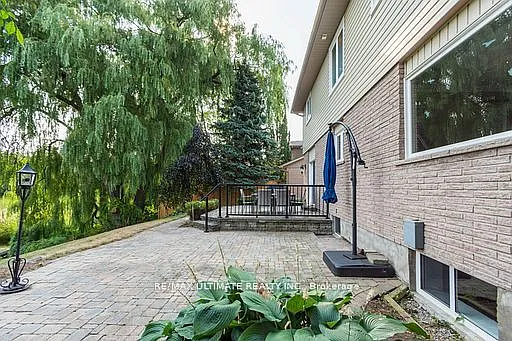 34 Briarwood Cres — Photo 42