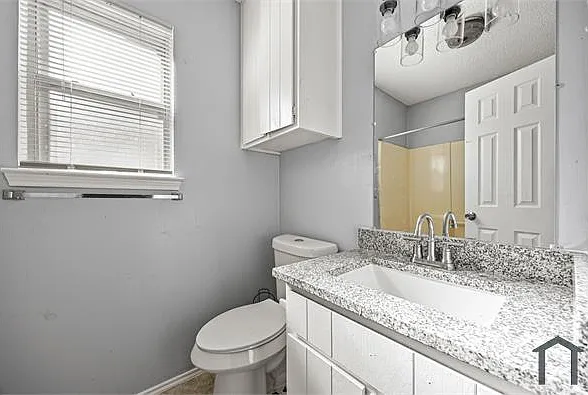 3 bed, 1800 sqft, $2,350 — Photo 3