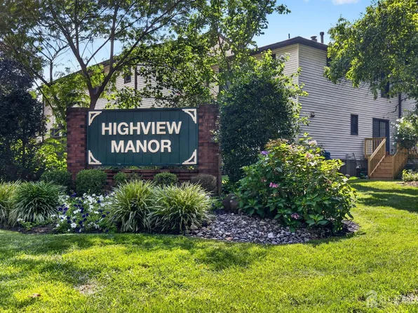 71 Highview Dr, Woodbridge, NJ 07095