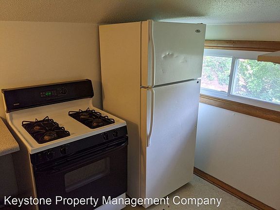 4th image of 324 E Davenport St #4