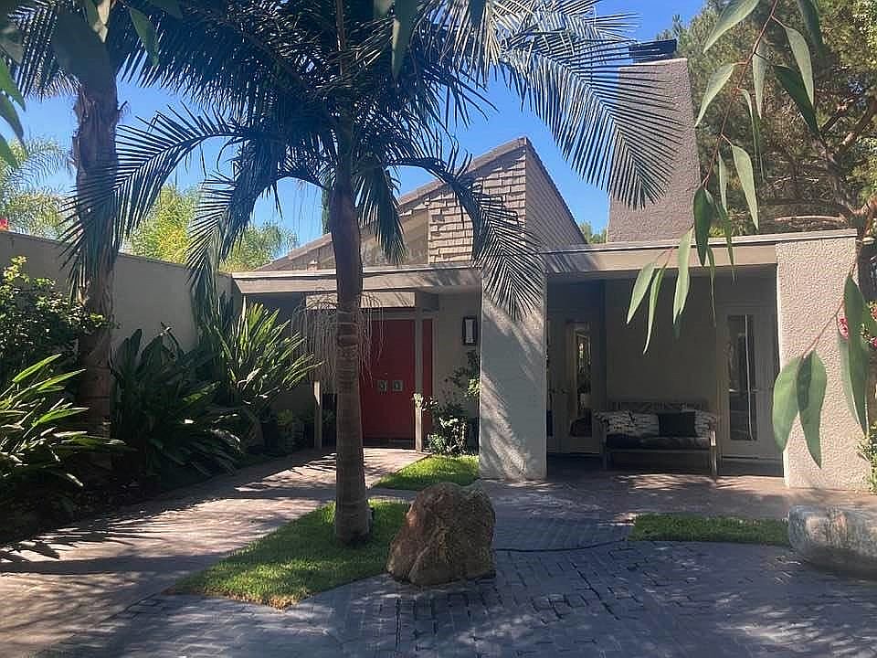 2nd image of 4531 Yorkfield Ct